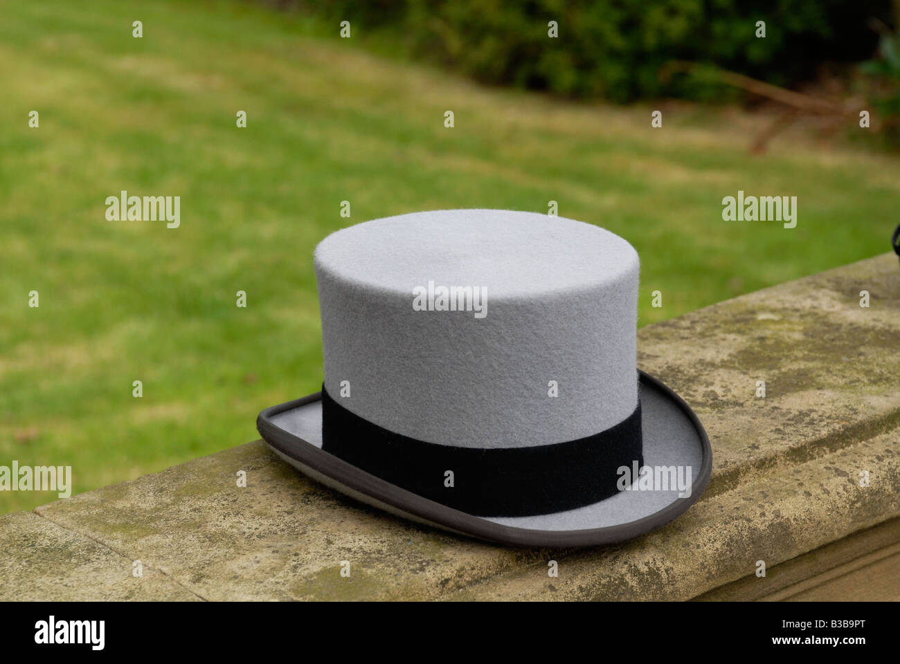 Top hat formal hire hi-res stock photography and images - Alamy