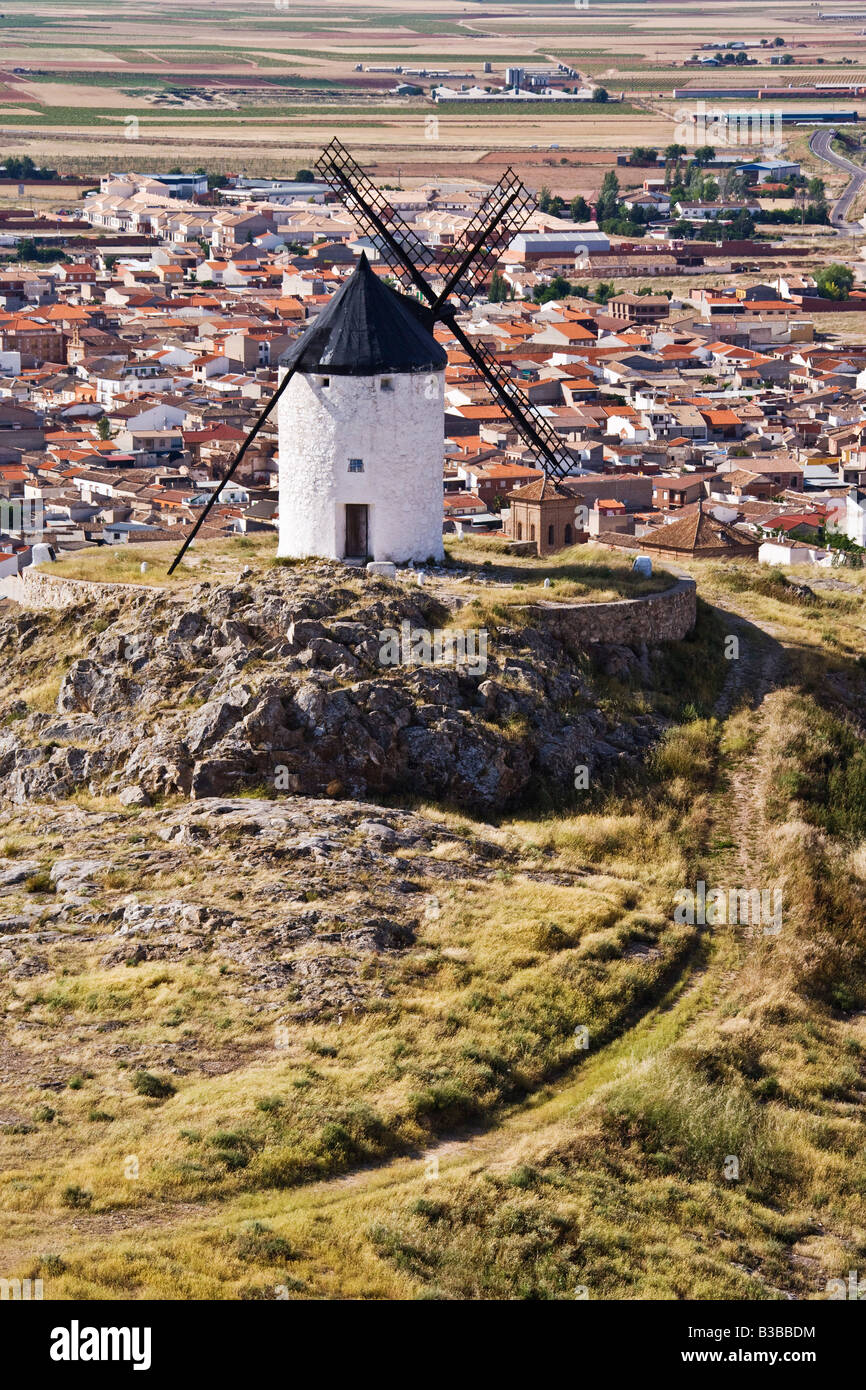 Windmill And Town Consuegra La Mancha Spain Stock Photo Alamy windmill-and-town-consuegra-la-mancha-spain-stock-photo-alamy
