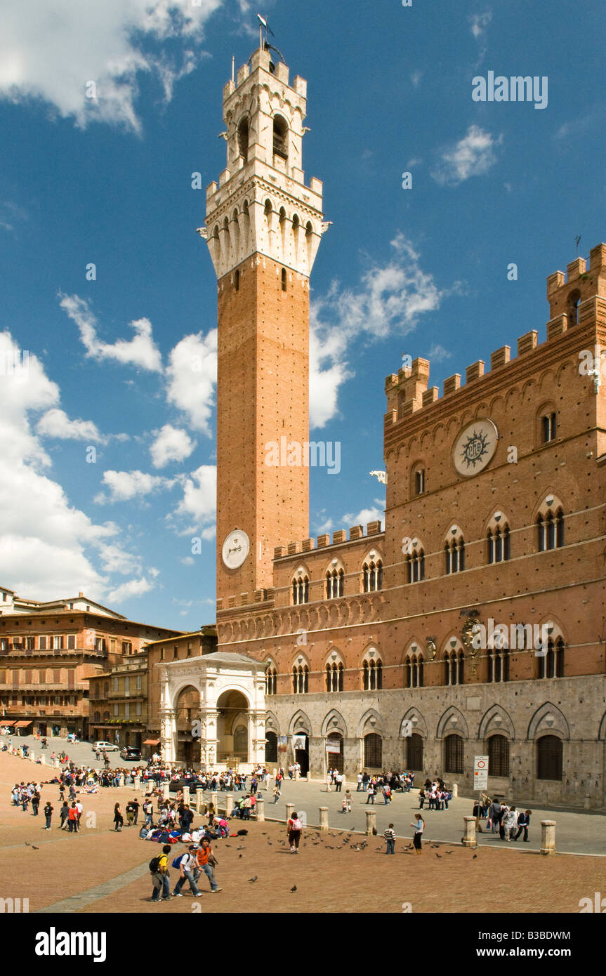 Piazza Del Campo Siena Tuscany Italy Stock Photo Alamy piazza-del-campo-siena-tuscany-italy-stock-photo-alamy