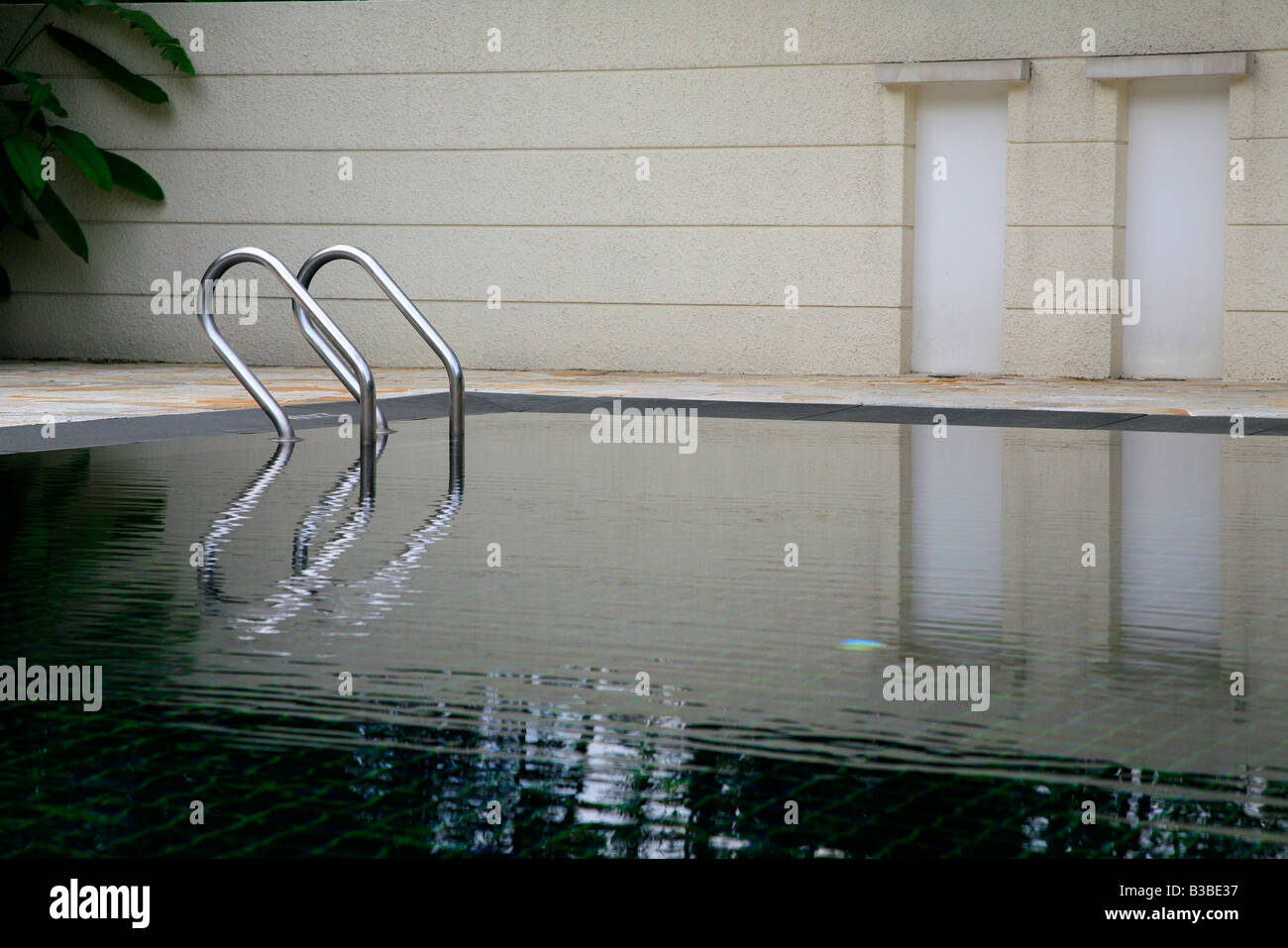 Empty spa pool Stock Photo Alamy