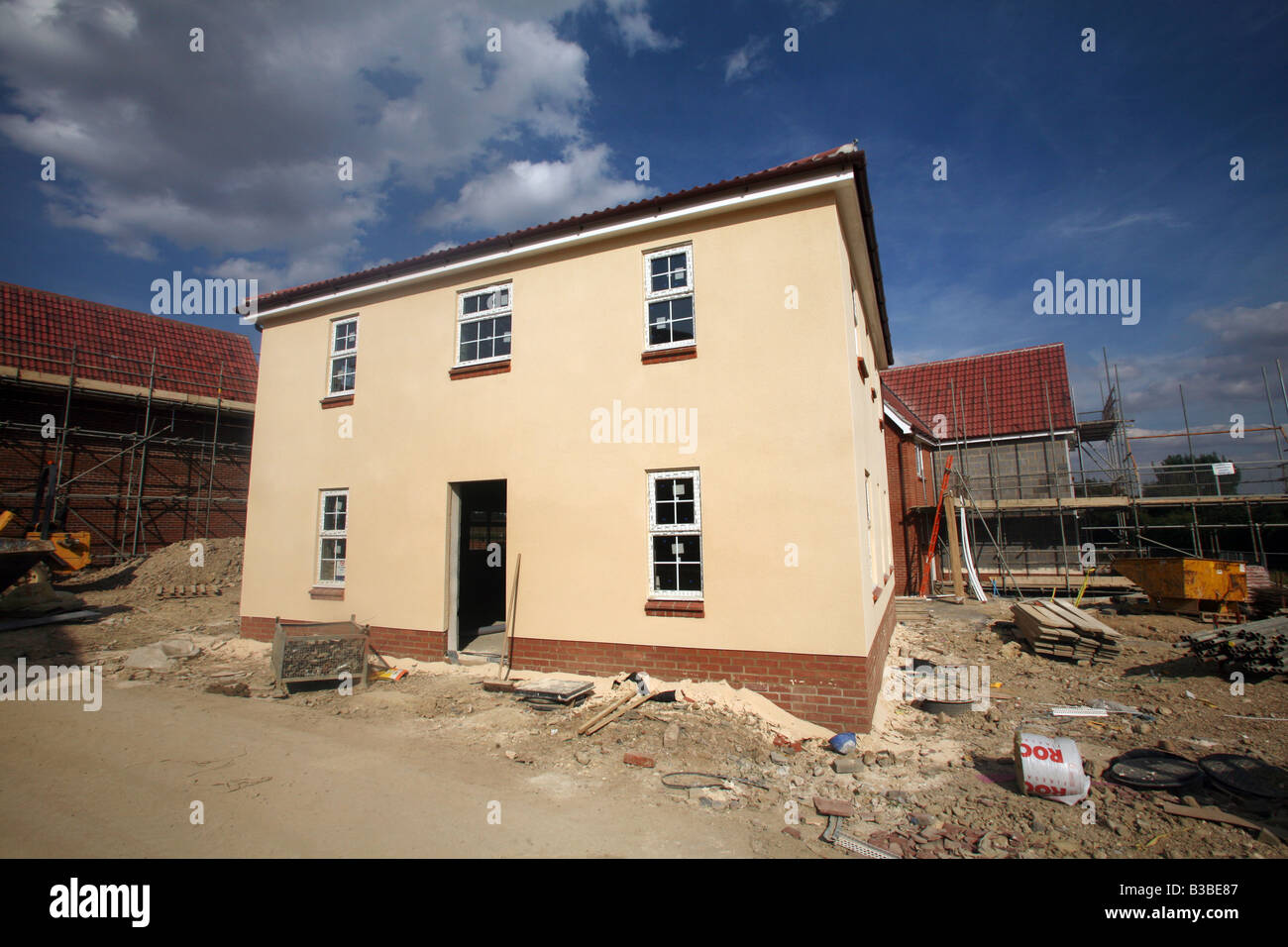 PICTURE SHOWS HOMES BEING BUILT ON FORMER AGRICULTURAL LAND IN HAVERHILL SUFFOLK Stock Photo