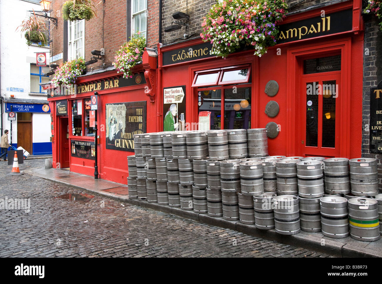 the Temple Bar pub in the Temple Bar district of Dublin Ireland Stock Photo