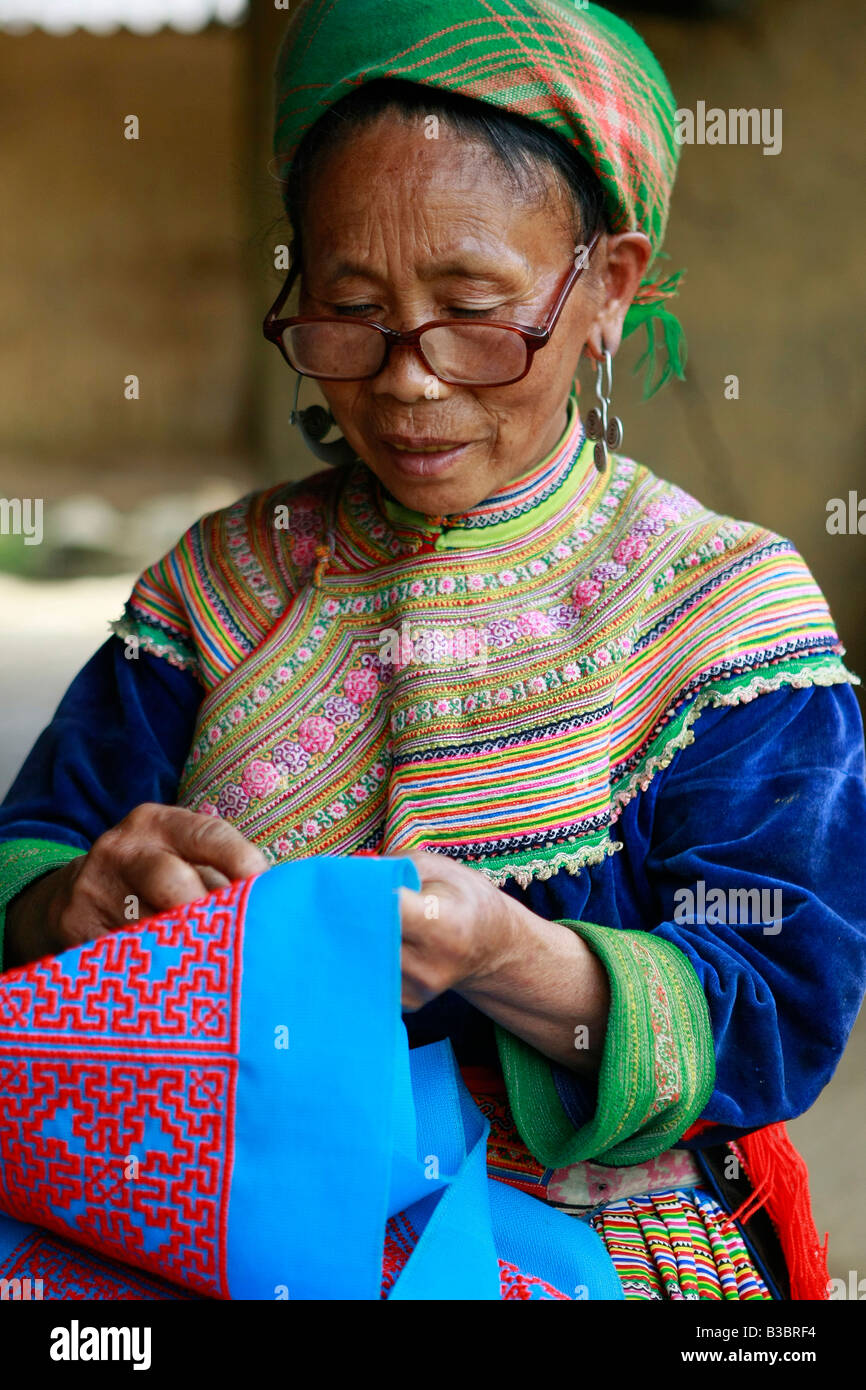 Hmong woman sewing hi-res stock photography and images - Alamy