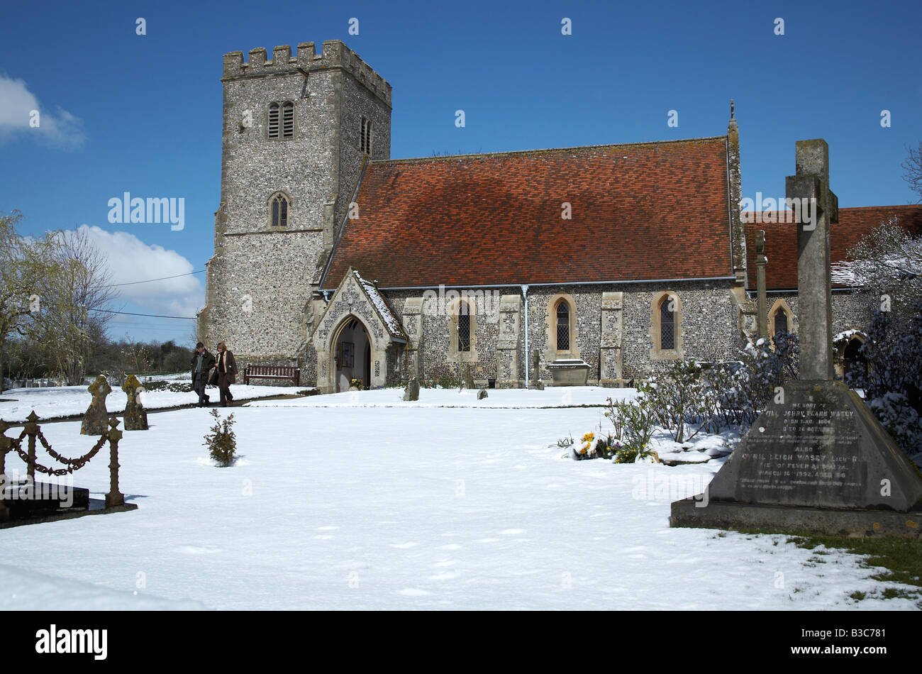 St mary and st nicholas parish church hi-res stock photography and ...