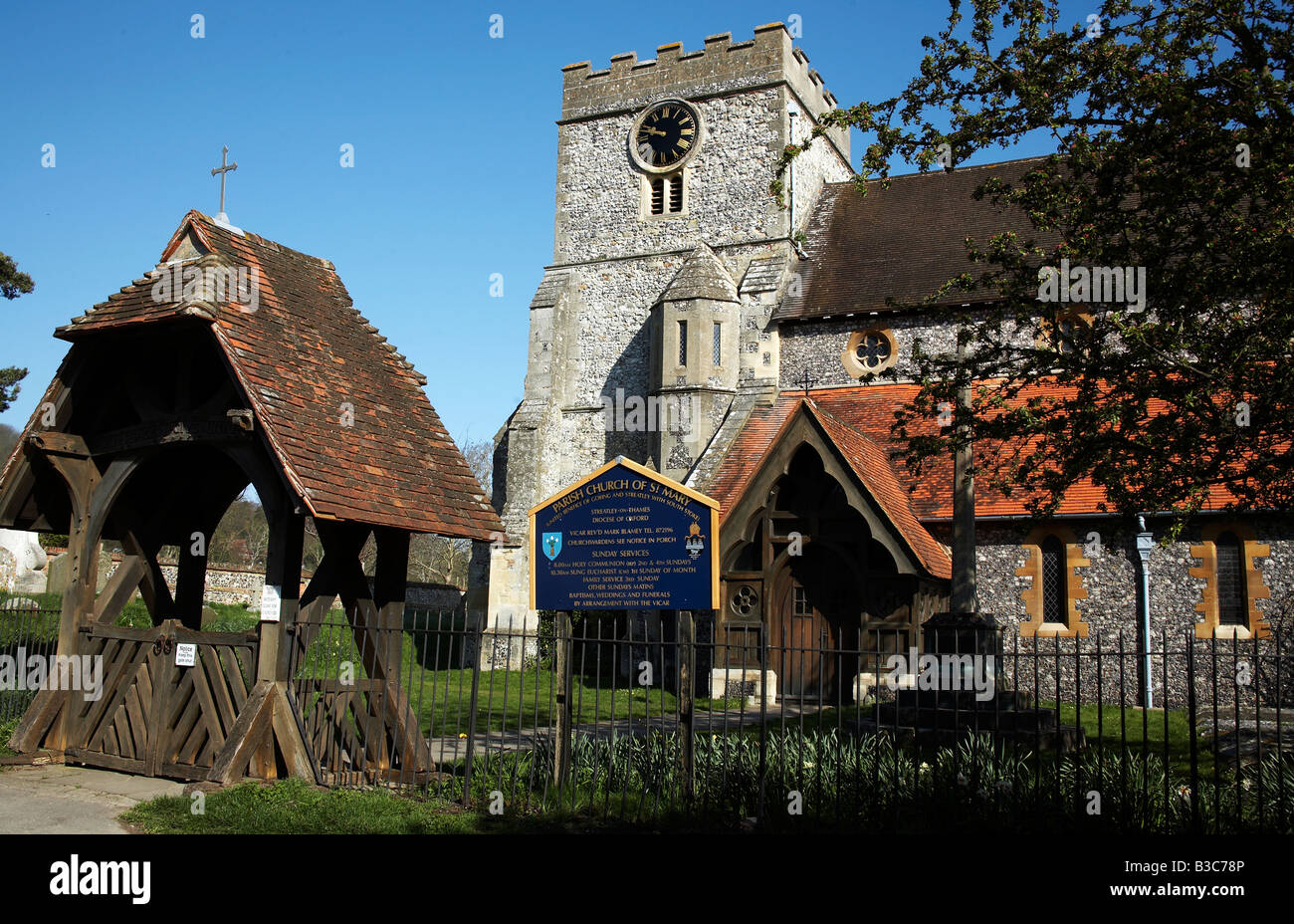 England, Berkshire, Streatley-on-Thames. St Mary's Parish Church in Streatley-on-Thames. Stock Photo