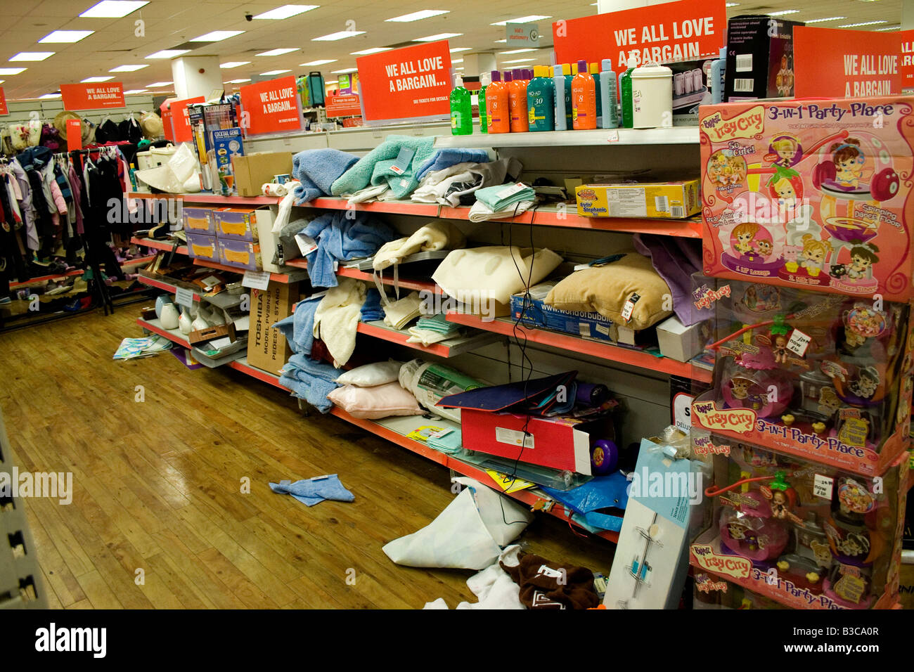 messy crazy sales Stock Photo Alamy