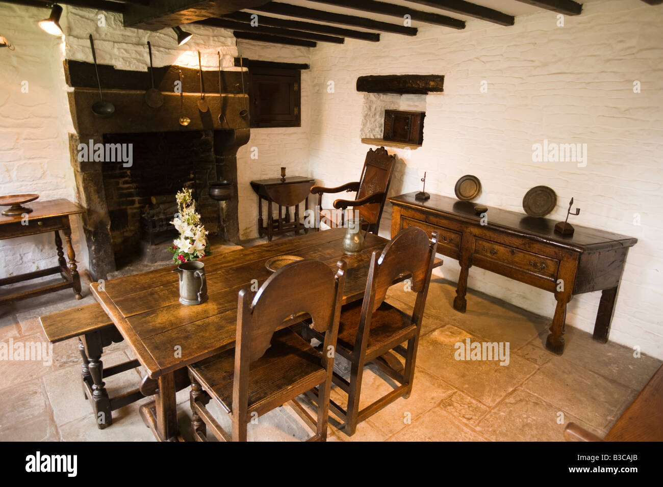 UK Derbyshire Chesterfield Old Whittington Revolution House ground