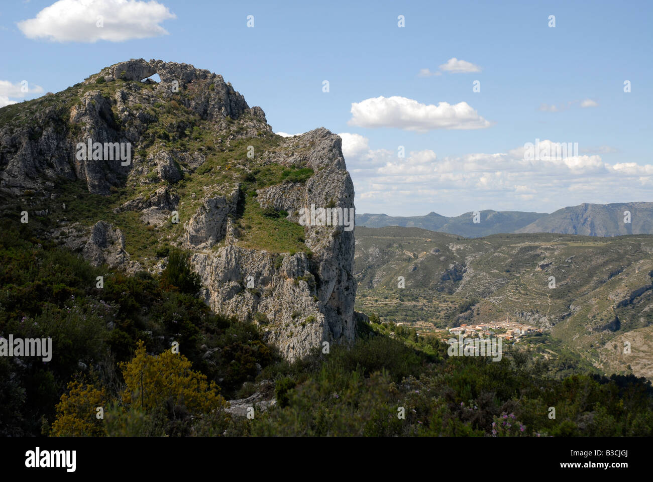 Penal Gros, Forada Rock Arch & Vall de Gallinera, Sierra de la Forada, Alicante Province, Comunidad Valenciana, Spain Stock Photo