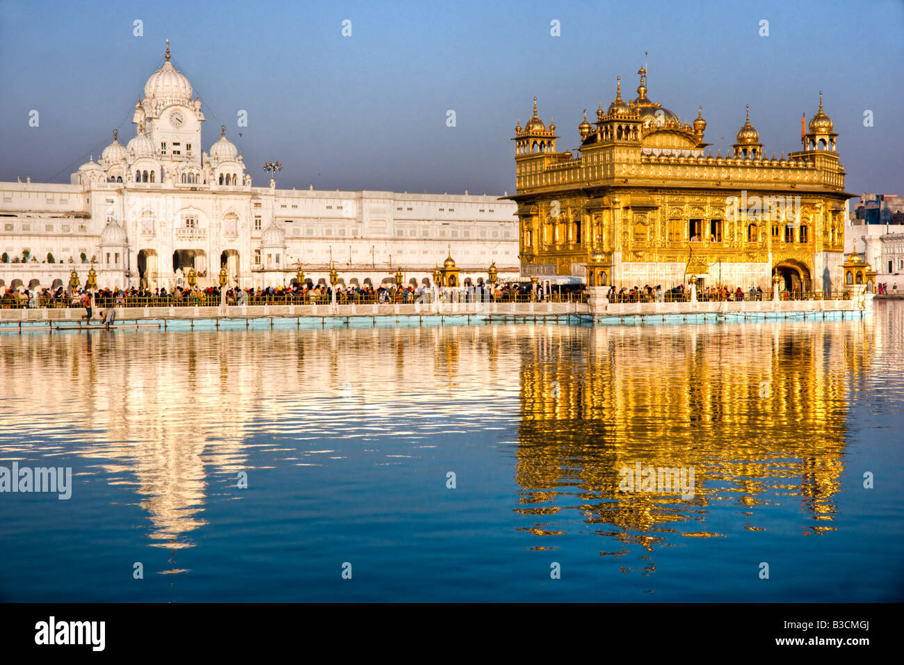 People at Golden Temple in Amritsar Punjab India Stock Photo - Alamy