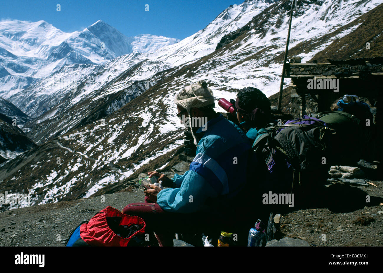 PICTURES CREDIT DOUG BLANE Trekking around the Annapurna circuit in Himalayan Kingdom of Nepal Nepalese Himalayas thorung la pas Stock Photo