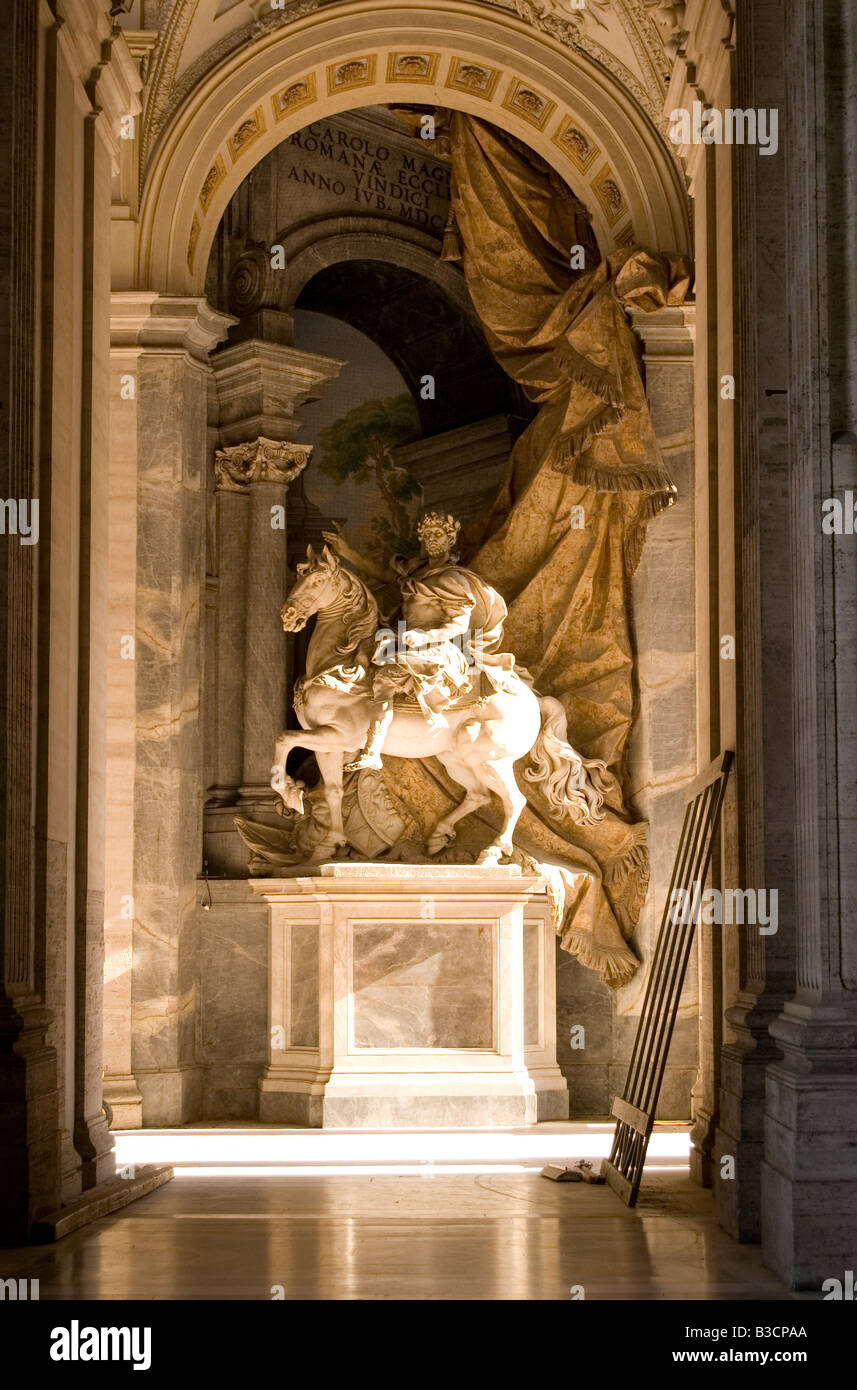 Charlemagne sculpture hi-res stock photography and images - Alamy