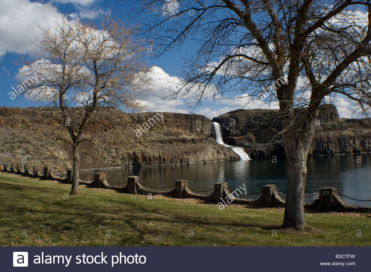 Cliff Drop Stock Photos & Cliff Drop Stock Images Alamy