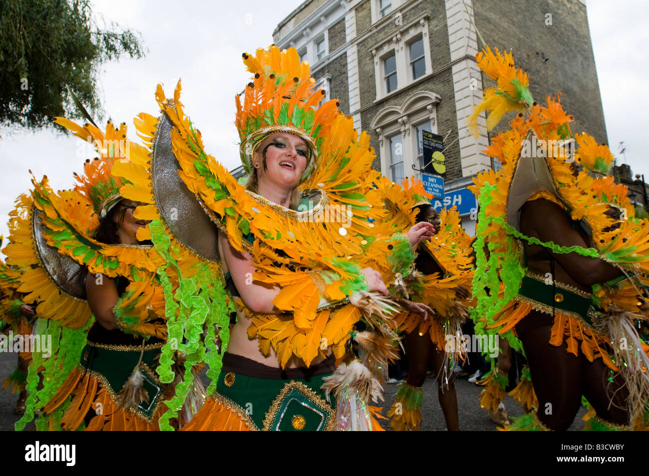 Notting hill carnival parade hi-res stock photography and images - Alamy