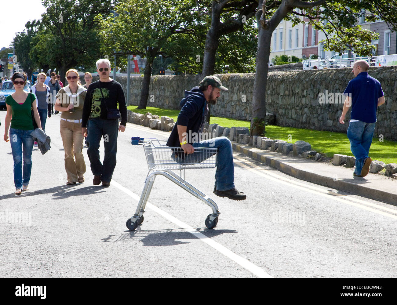 Stuck in middle hires stock photography and images Alamy