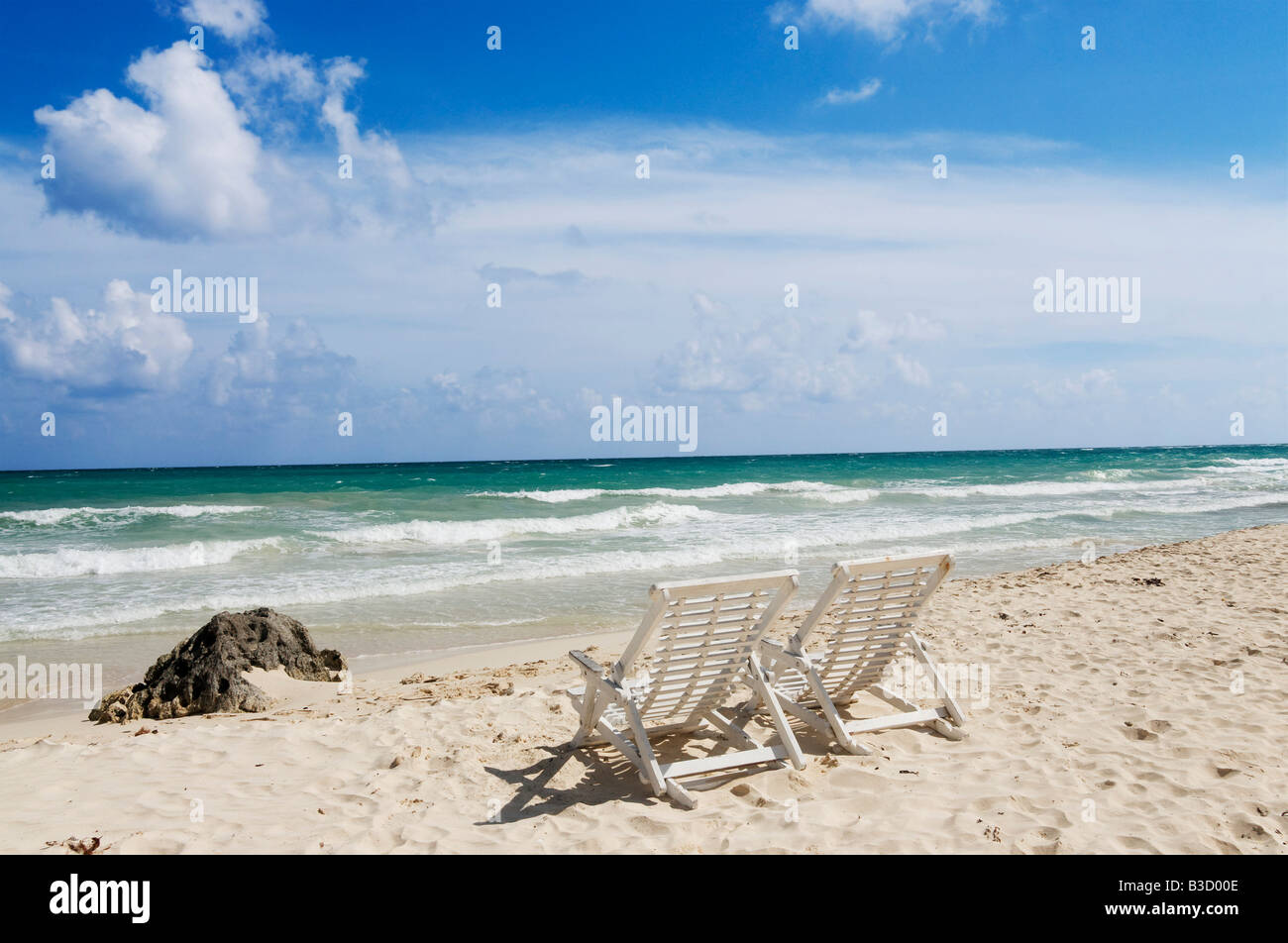 Mexiko, Yucatan, Empty deckchairs by the sea Stock Photo