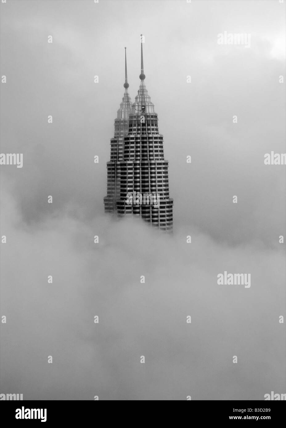Malaysia skyline with petronas klcc Black and White Stock Photos ...
