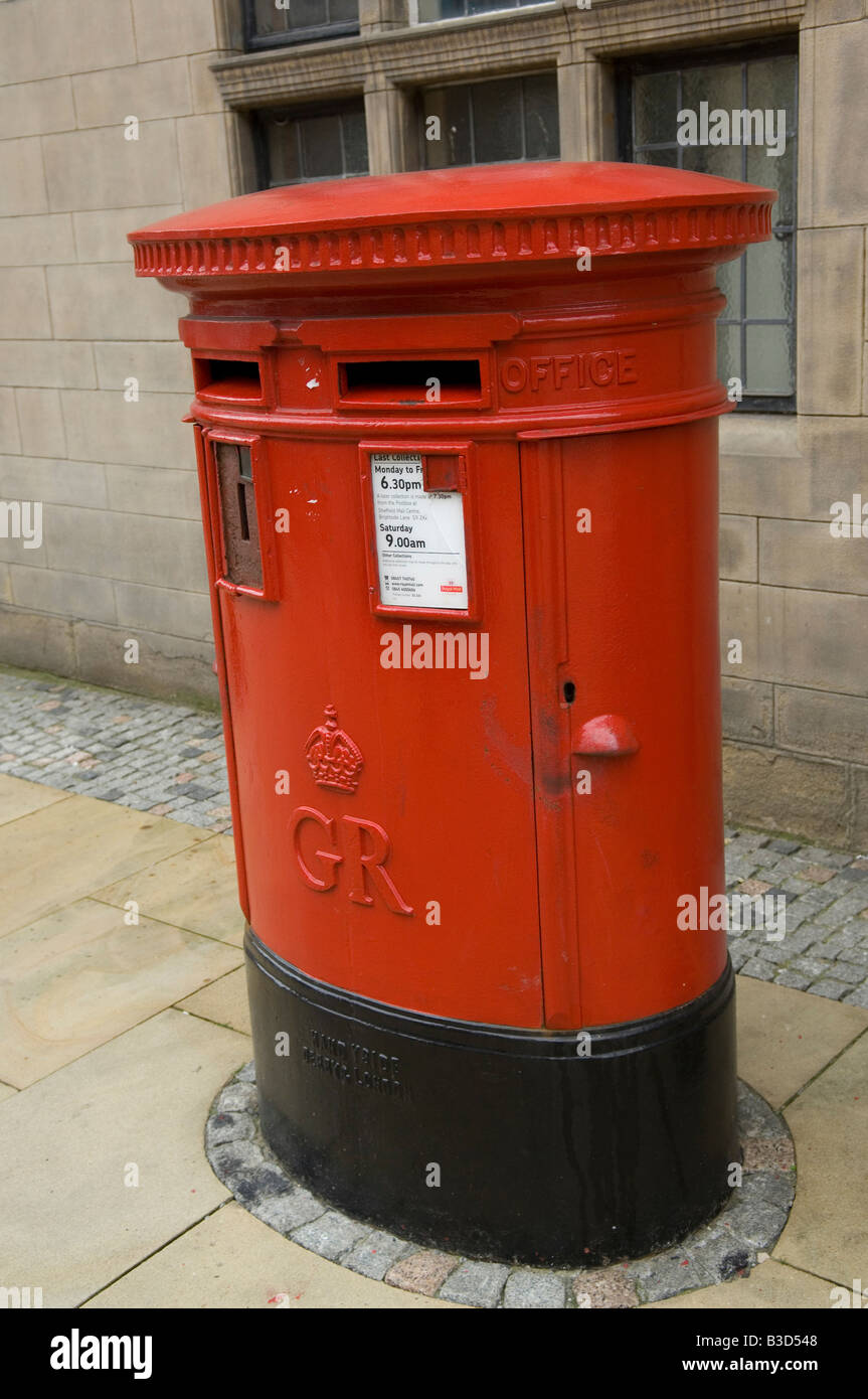 Double Royal Mail post box, Sheffield City Centre Stock Photo Alamy