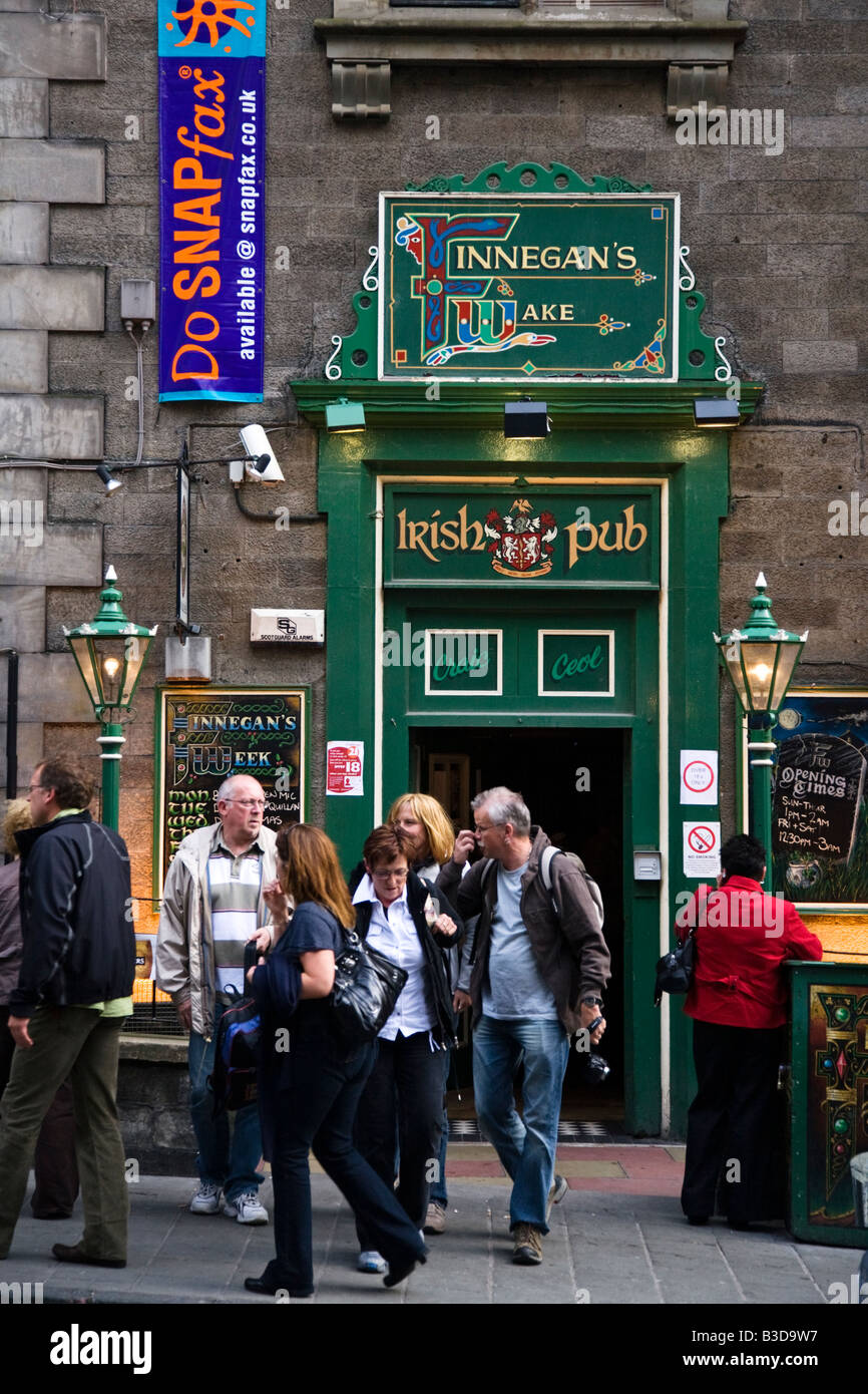 Finnegan's Wake Irish theme Pub in Victoria Street, City of Edinburgh, Scotland. Stock Photo