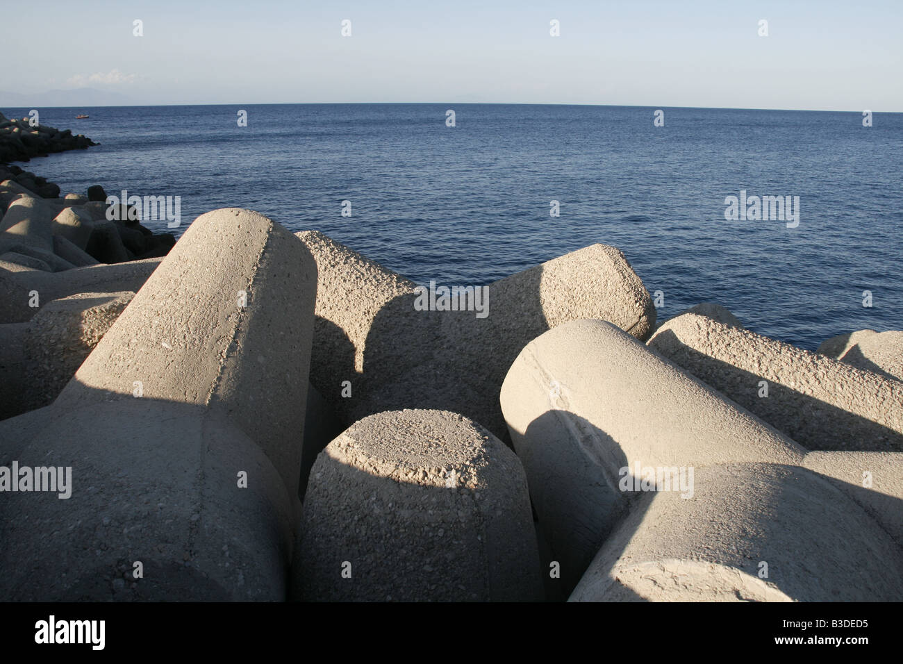 man made sea wall barrier, ventotene island italy Stock Photo Alamy