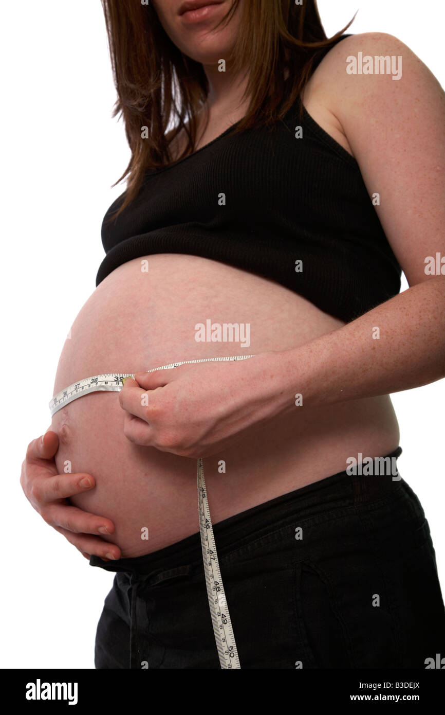 8 month pregnant mid twenties woman 25 years of age measuring ba