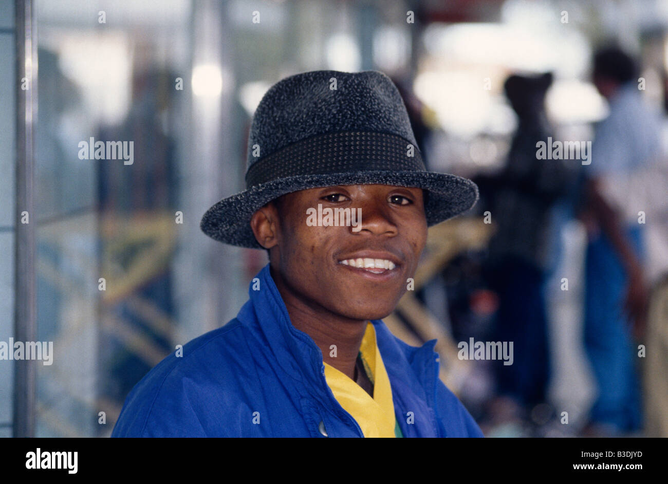 Africa man smiling hi-res stock photography and images - Alamy