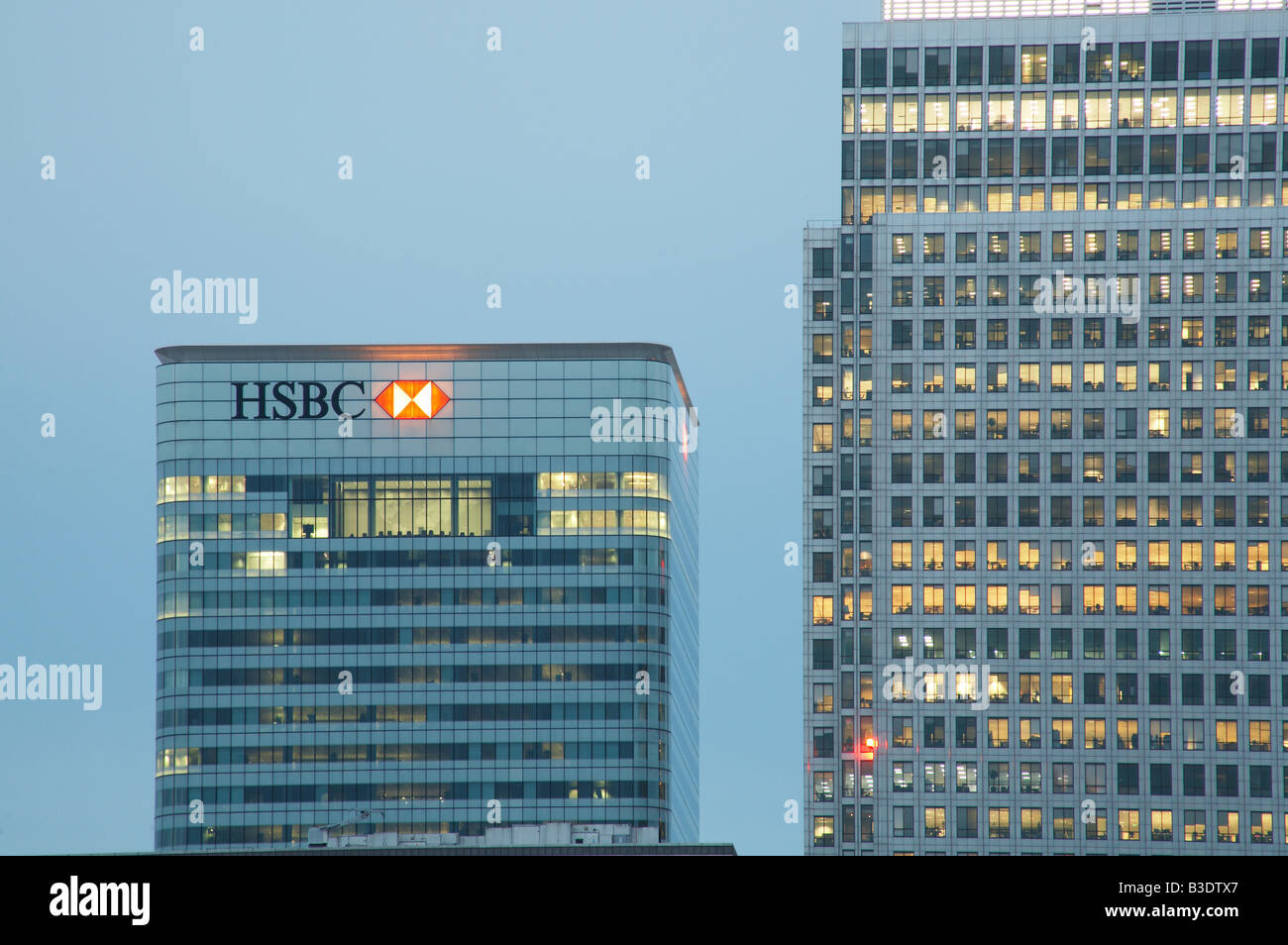 HSBC Bank HQ Headquarters Offices Canary Wharf Docklands Skyline At ...