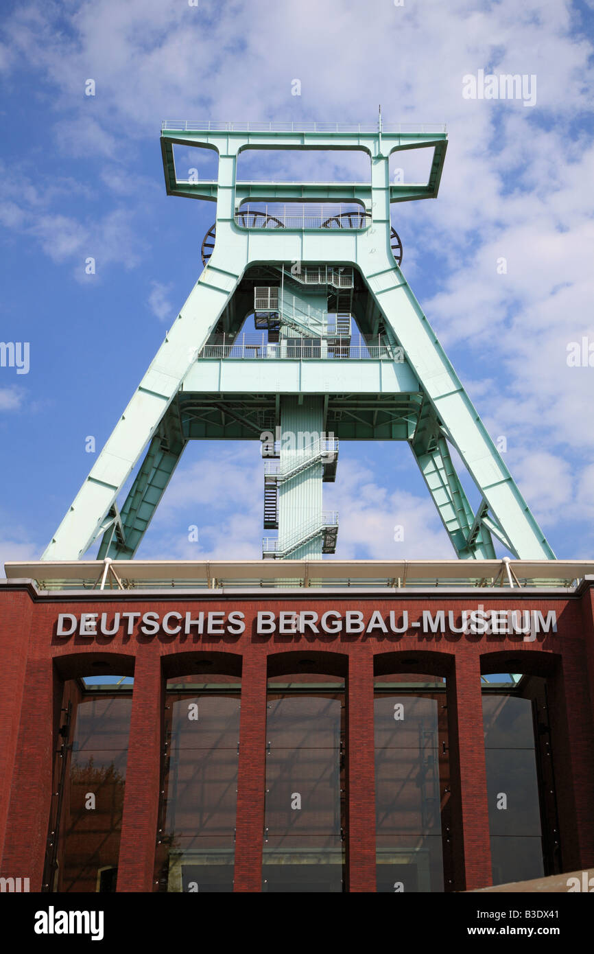 Route der Industriekultur, Deutsches Bergbau-Museum, Foerderturm der ehemaligen Zeche Germania in Dortmund-Marten, Bochum, Ruhrgebiet, NRW Stock Photo