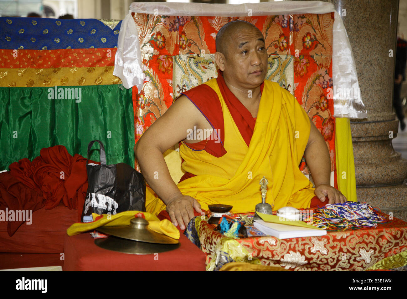 Tibetan monk sitting hi-res stock photography and images - Alamy