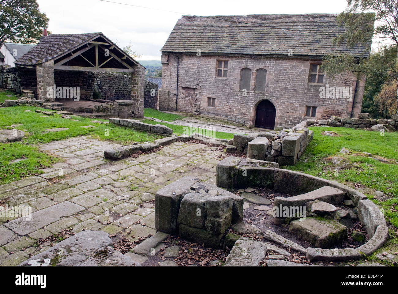Ruins medieval great hall hi res stock photography and images Alamy