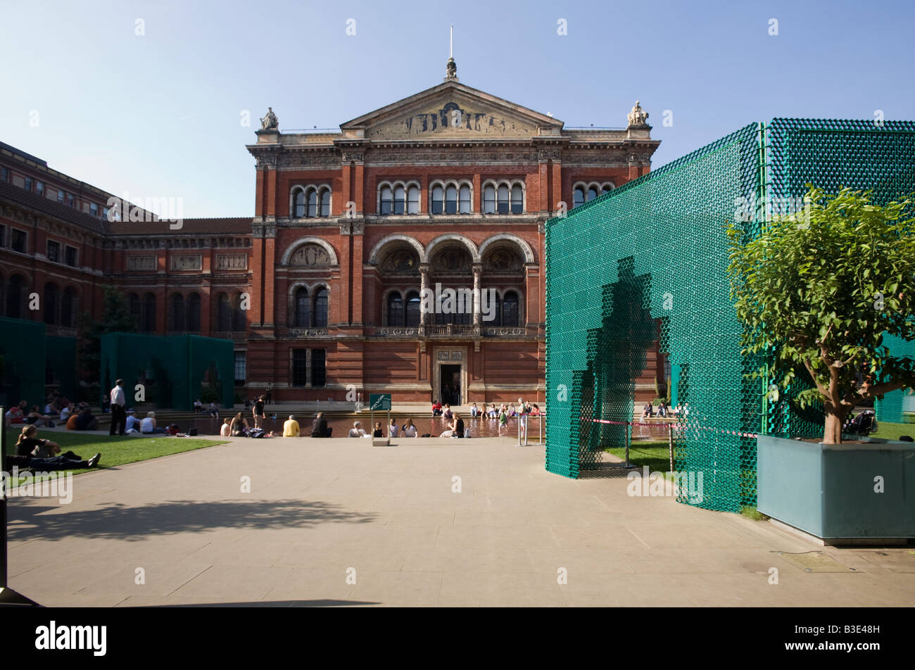 John Madejski Garden at V&A Museum South Kensington London GB UK Stock