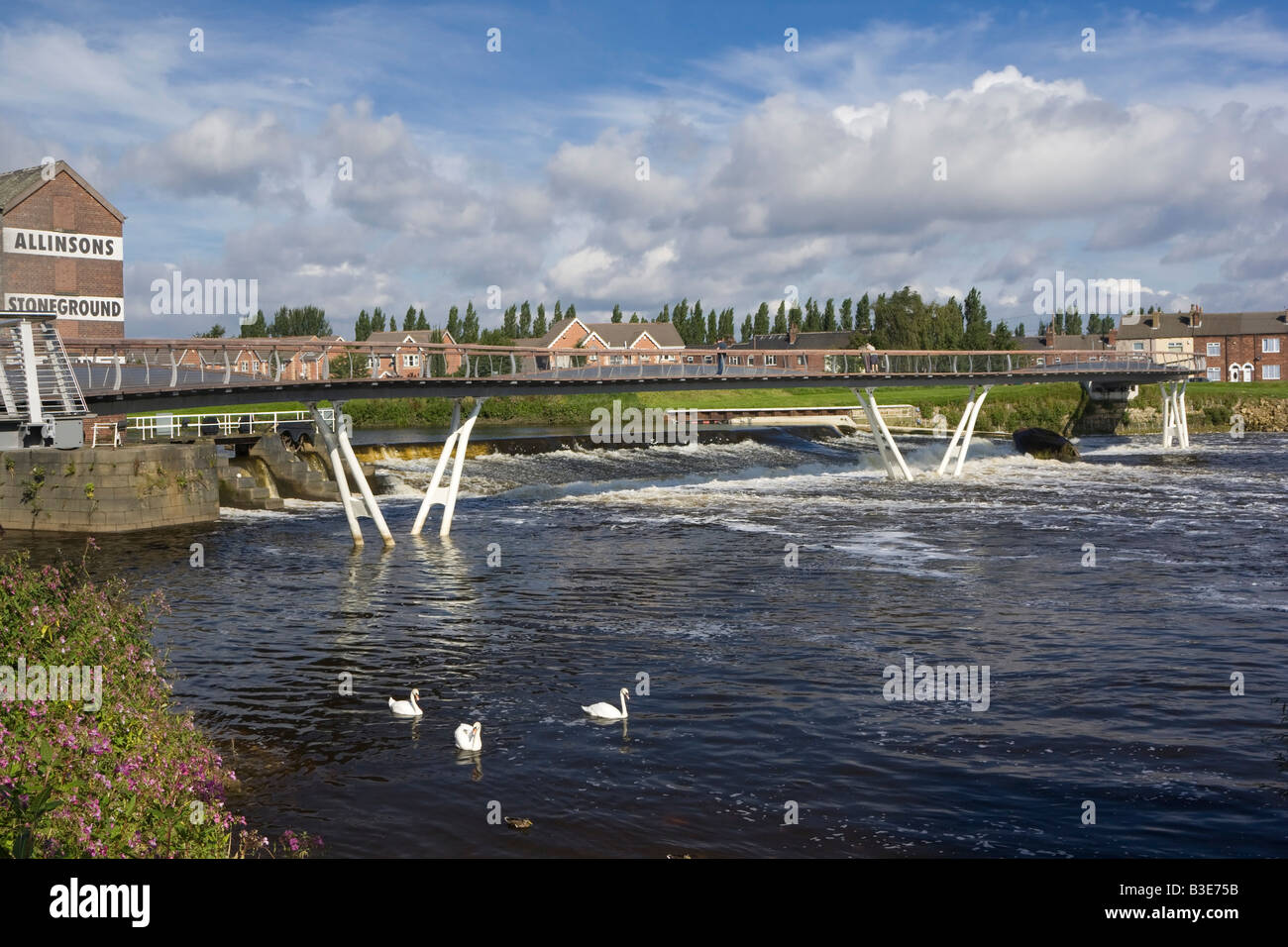 New footbridge over the River Aire Castleford Stock Photo Alamy