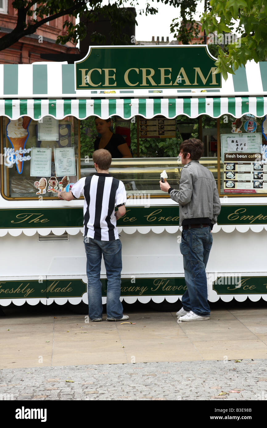 Ice cream street vendor in hires stock photography and images Alamy