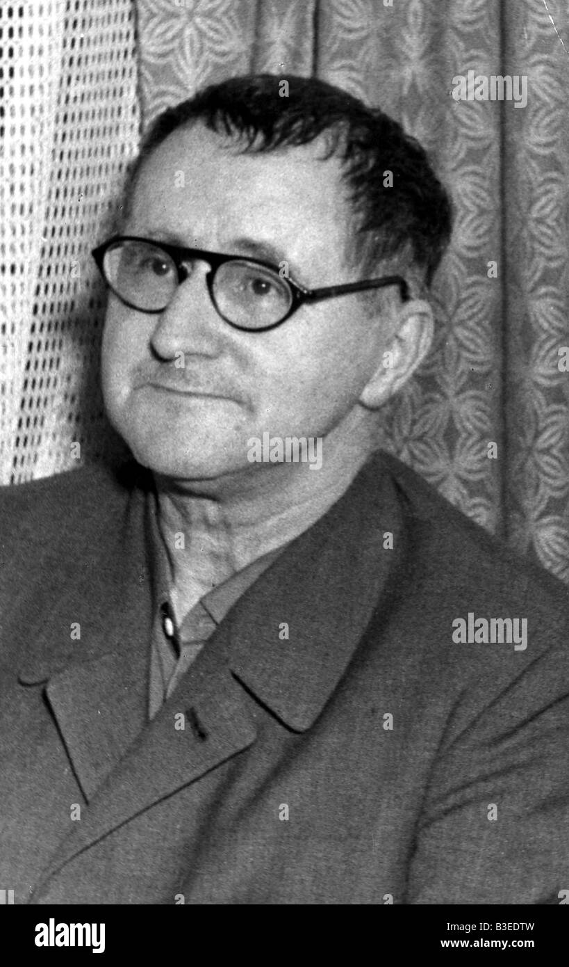 Brecht, Bertolt, 10.2.1898 - 14.8.1956, German author / writer, portrait, early 1950s, Stock Photo