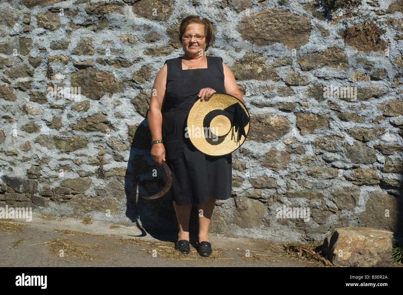 Countrywoman in Maroñas WAY OF SAINT JAMES or CAMINO DE SANTIAGO - GALICIA region SPAIN Stock Photo