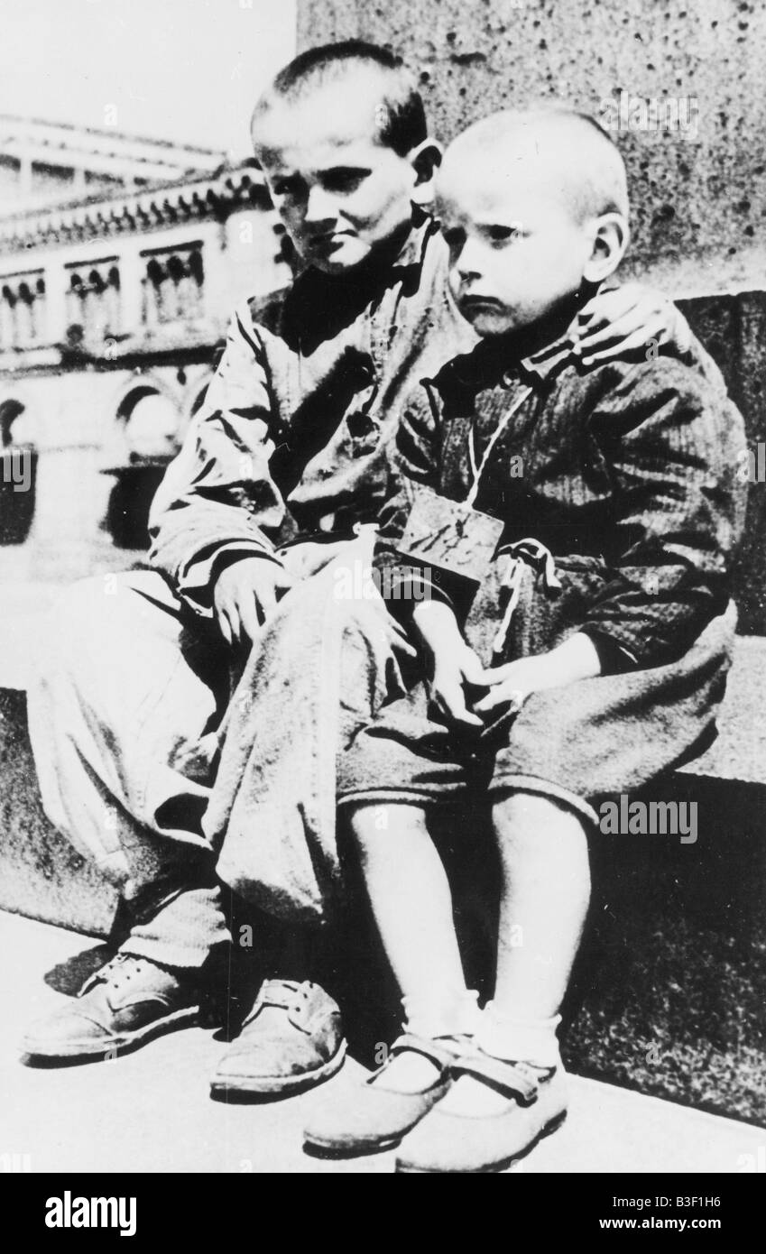 War children 1945 hi-res stock photography and images - Alamy