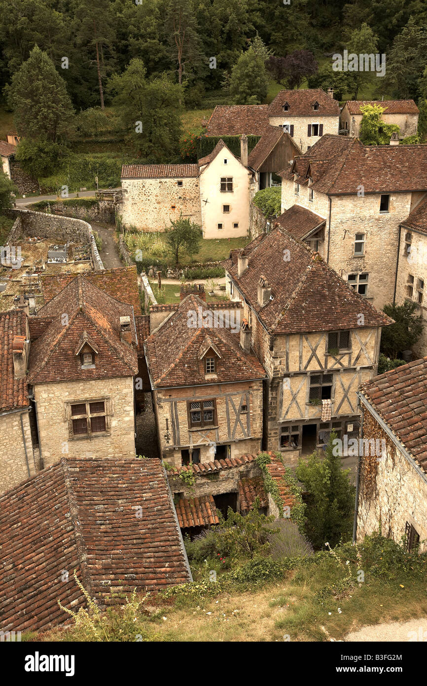 Lot Vallee du Lot Saint Cirq Lapopie The old village of Lapopie Midi