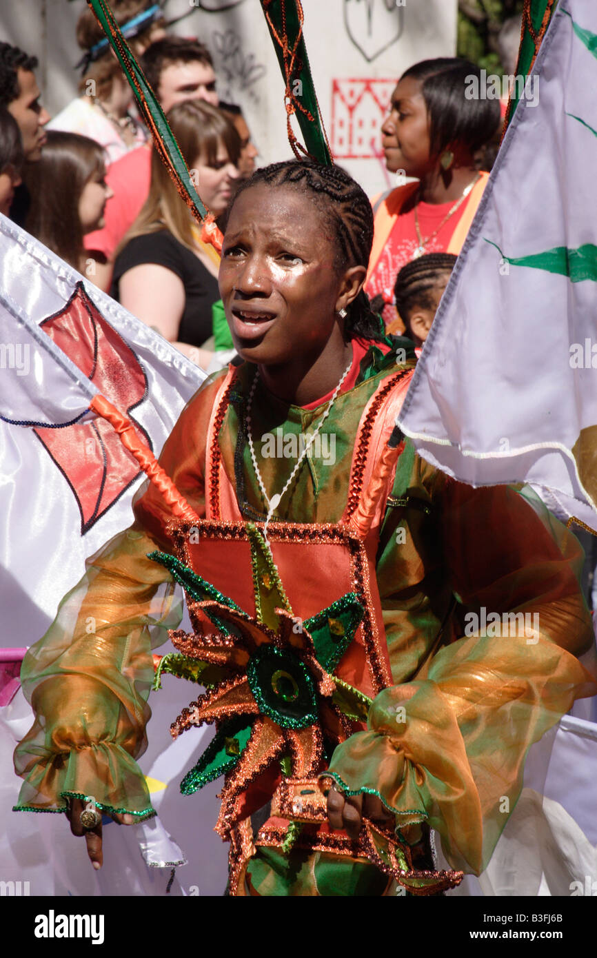 Notting hill carnival parade hi-res stock photography and images - Alamy