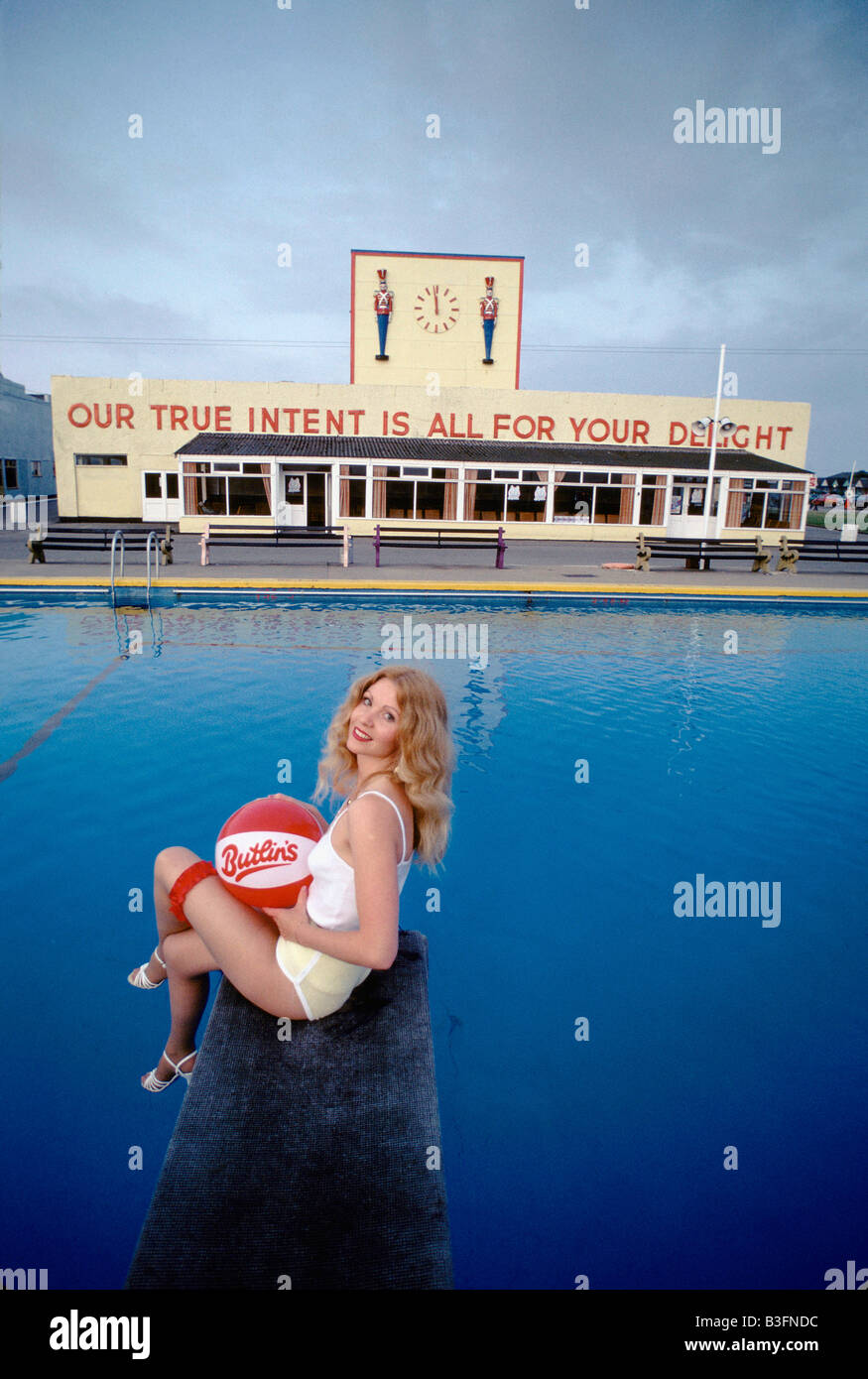 BUTLINS 50 YEARS THE BUTLINS MOTTO OUR TRUE INTENT IS ALL FOR YOUR DELIGHT Stock Photo