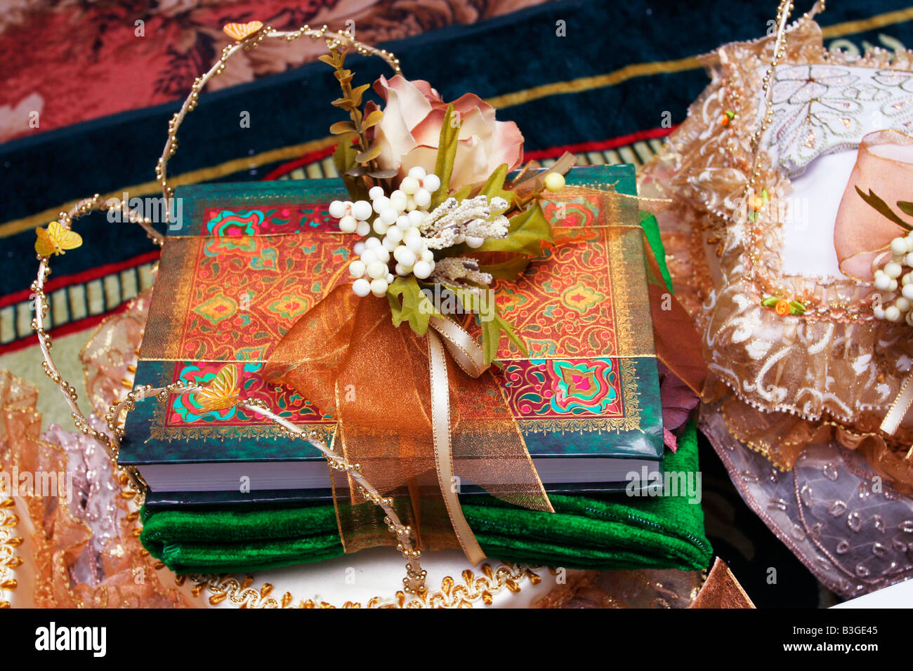 Indian wedding theme... - Indian wedding theme saree packing