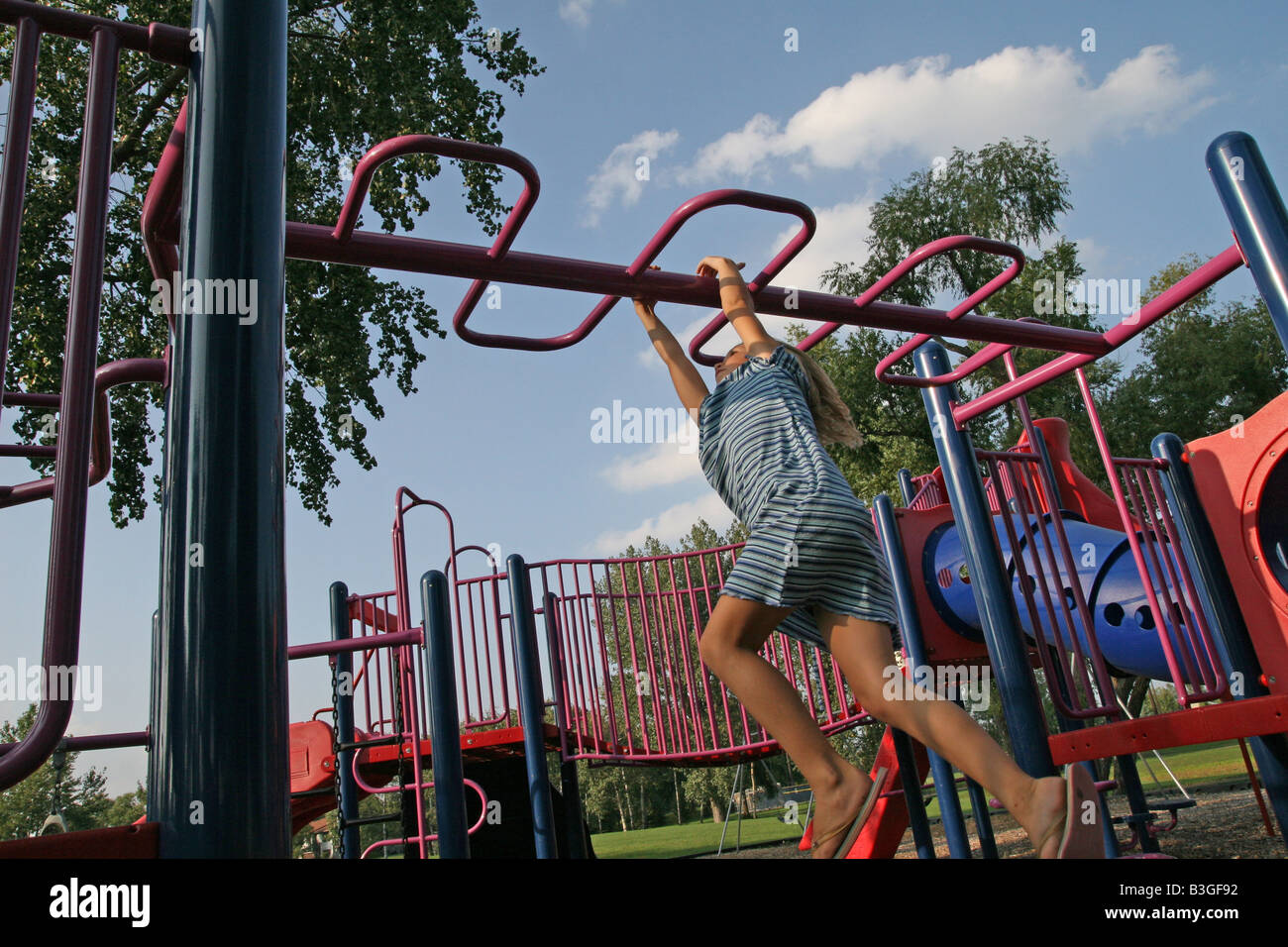 outdoor play equipment for 8 year olds