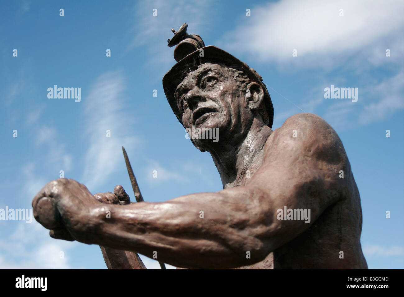 Miner statue commemorating mining heritage in Forest of Dean Gloucestershire Stock Photo