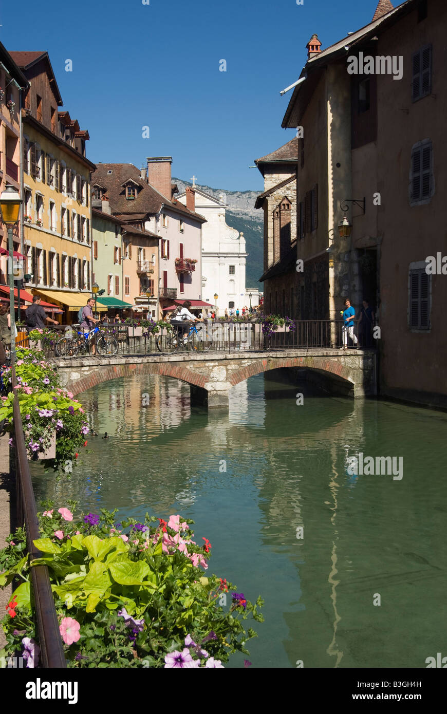 Medieval buildings, bridge and canal Annecy Stock Photo - Alamy