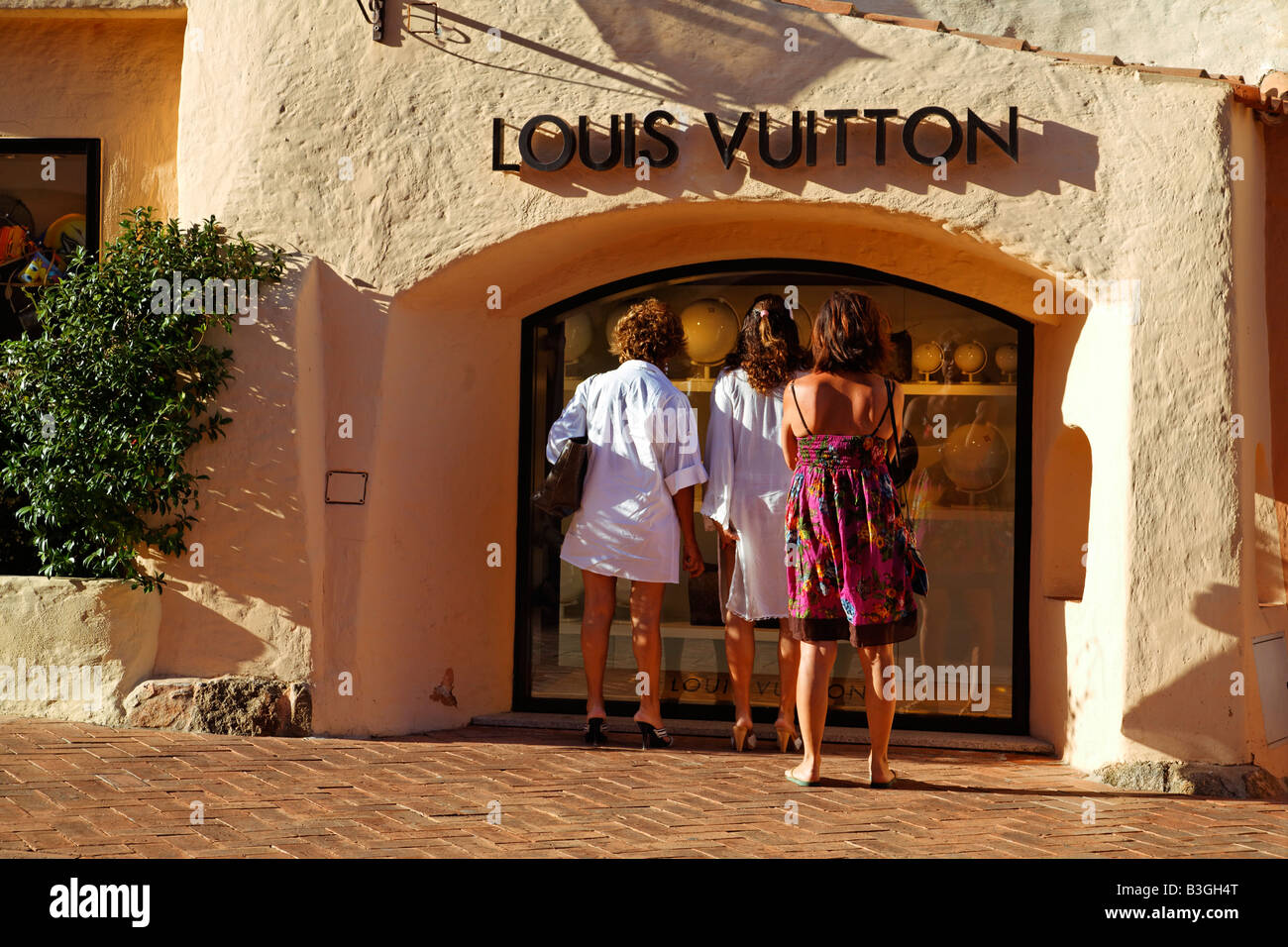 Italy Sardinia Costa Smeralda Porto Cervo Louis Vuitton shop in Stock Photo - Alamy
