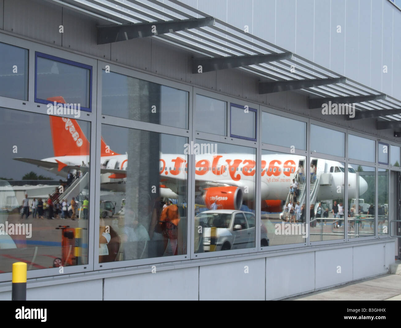 detail of easy jet plane on airport tarmac Stock Photo - Alamy