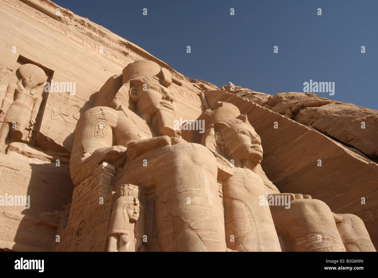 Statues at abu simbel hires stock photography and images Alamy