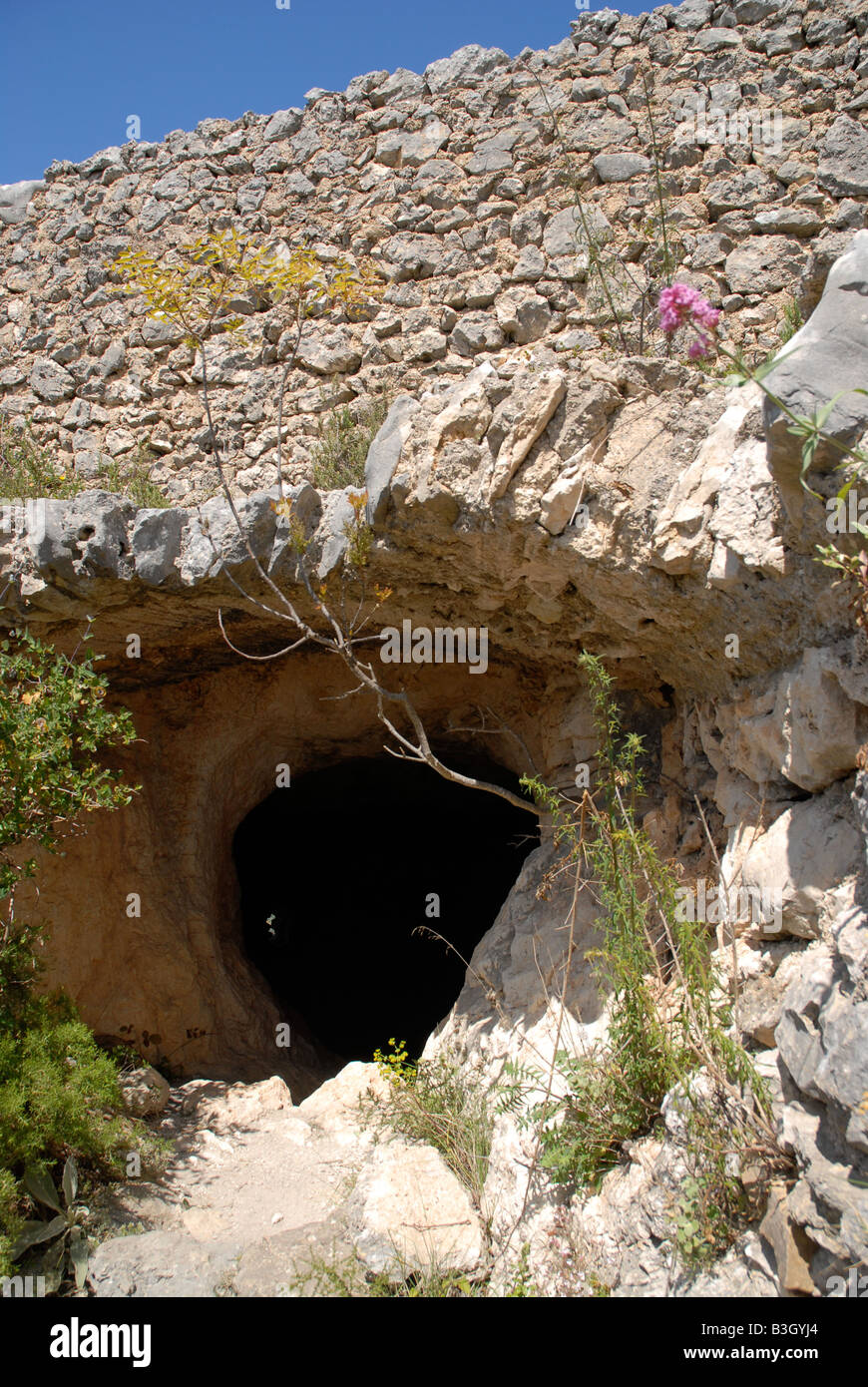 entrance to troglodyte Moorish watchtower, Talaia de la Foradada, Sierra de la Forada, Alicante Province, Comunidad Valenciana, Stock Photo