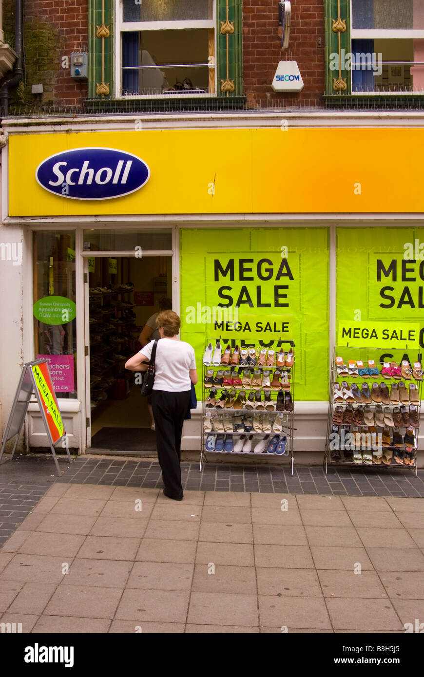 scholl shoes store