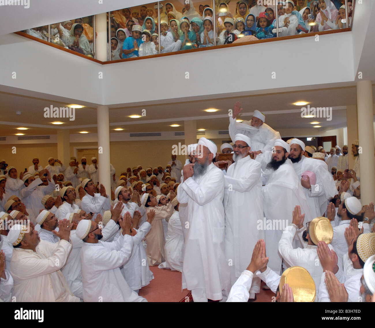 HH Syedna Mohammed Burhanuddin leader of the Shia Fatimad Tayyibi branch of Islam opens new mosque in Manchester Stock Photo