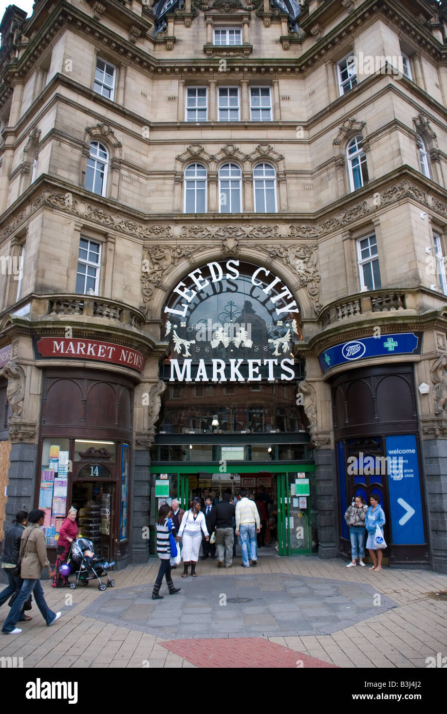 Entrance to Leeds indoor market Stock Photo Alamy