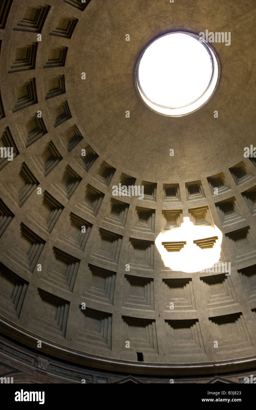 Light shines through the Oculus of the Pantheon onto the decorative coffers  of the dome Rome Italy Stock Photo - Alamy